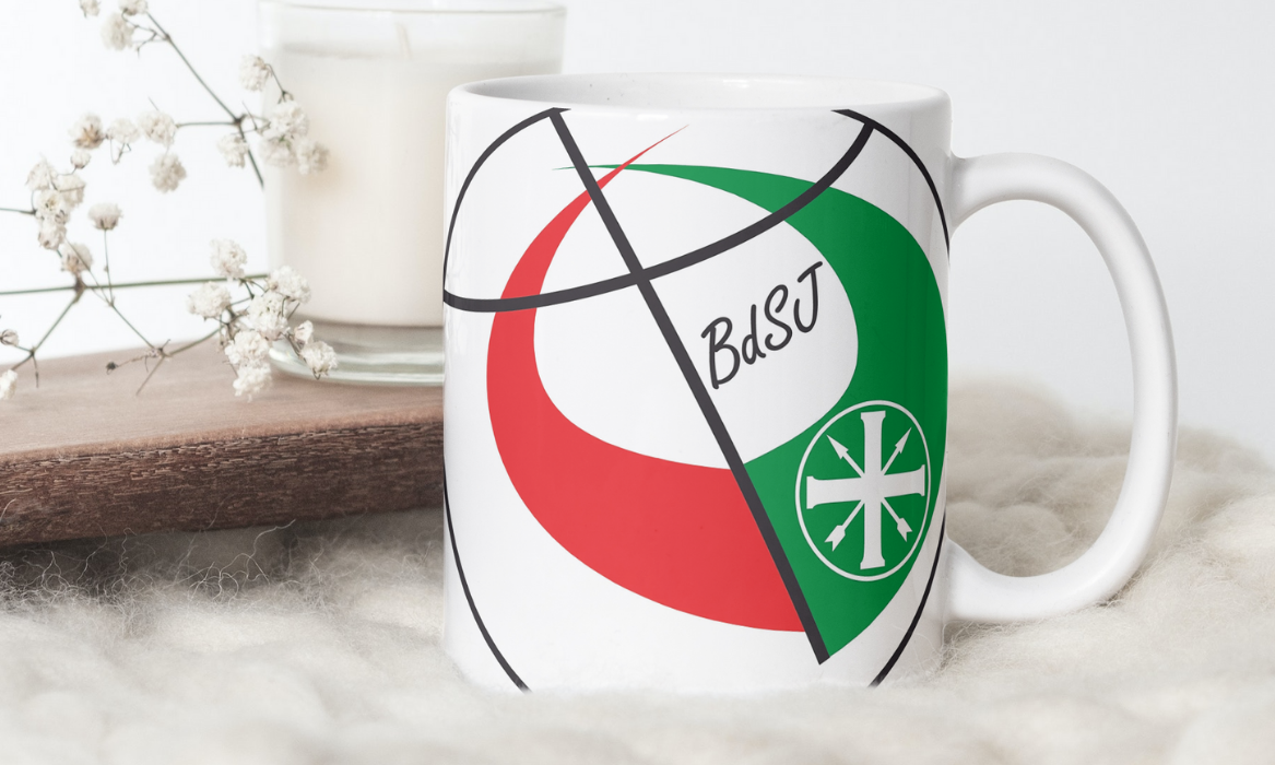 Weiße Tasse mit BdSJ-Logo